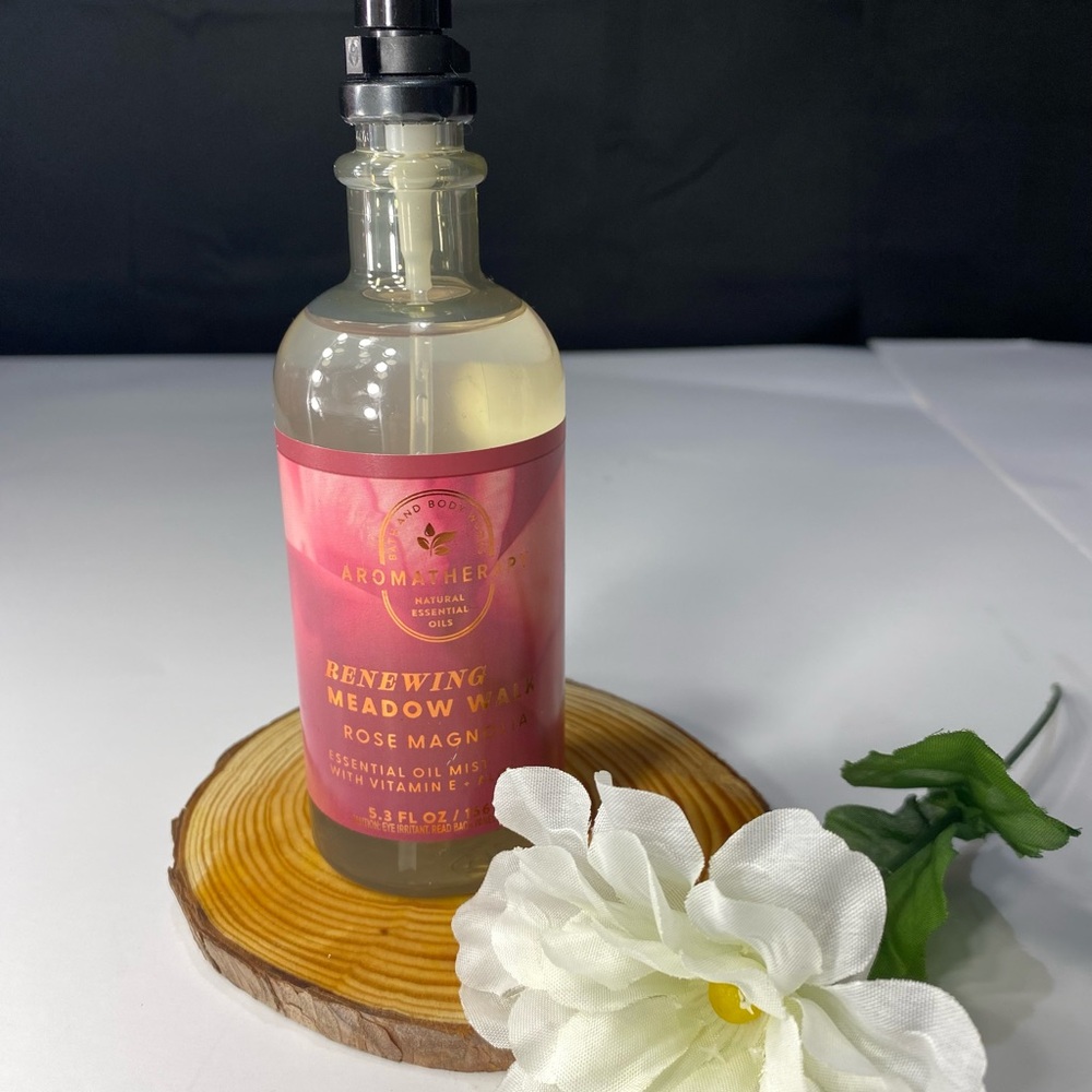 Bath and Body Works Aromatherapy Rose Magnolia Essential Oil Mist W/ Vitamin E
